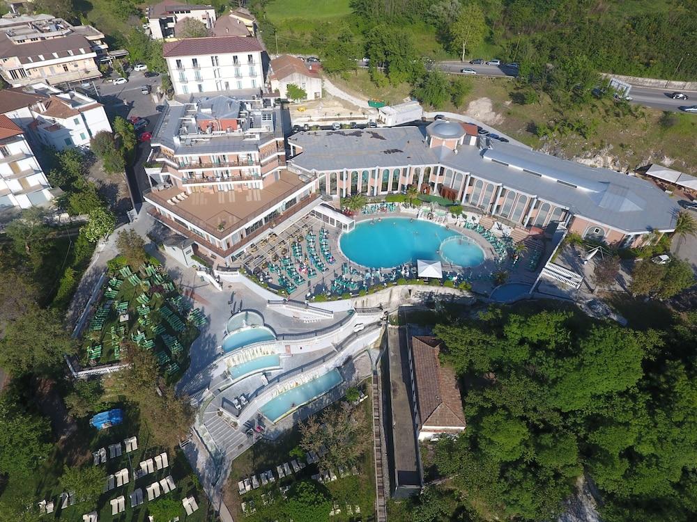 קונטורסי Hotel Terme Capasso מראה חיצוני תמונה